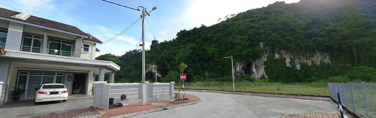 Low Season Promotion! 4B11B Mountainview 16 Pax Ipoh Malaysia