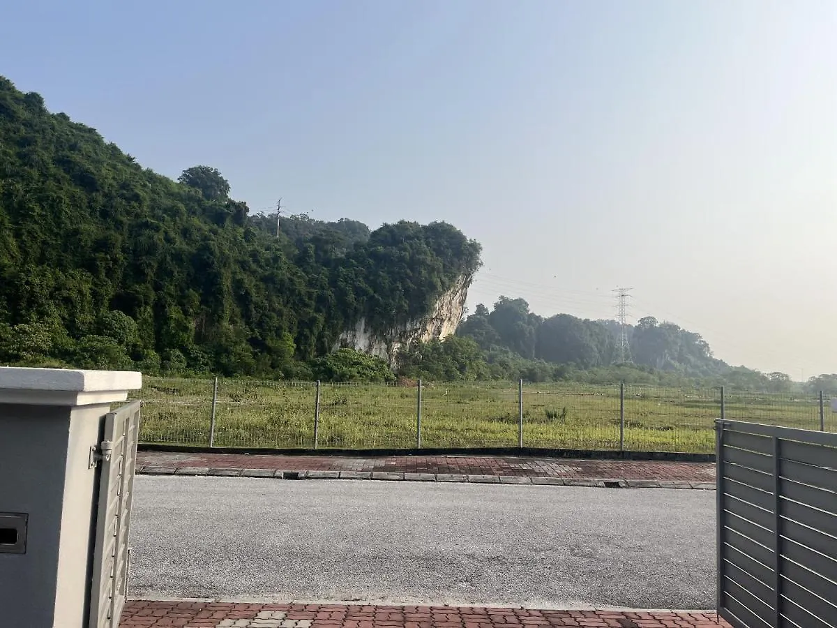 Low Season Promotion! 4B11B Mountainview 16 Pax Ipoh Malaysia